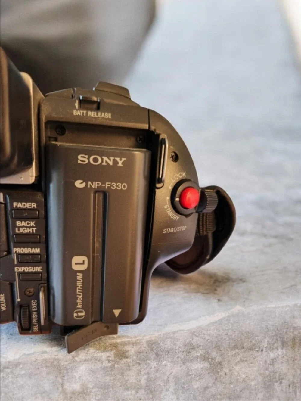 Vintage●Sony  Handycam Camcorder ● EUC● Firm ■ Read N Swipe《